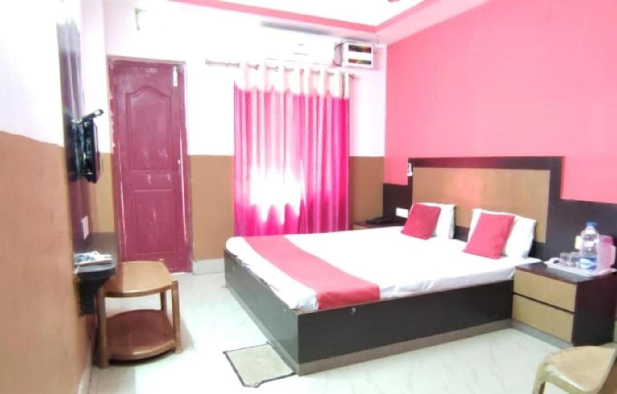 Hotel Samrat Palace Near Puri Sea Beach Best Choice Of Travellers By Morservices Bagian luar foto